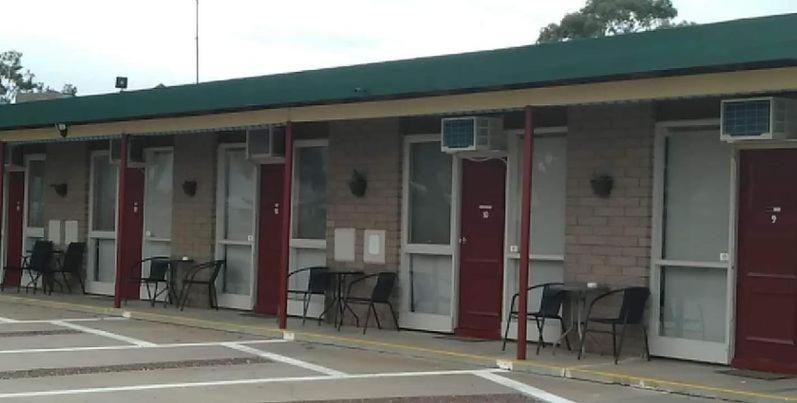 Smerdon Lodge Motel Horsham Exterior foto
