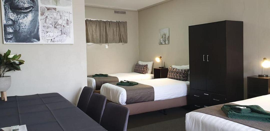 Smerdon Lodge Motel Horsham Exterior foto